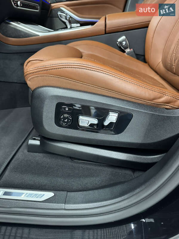 Внедорожник / Кроссовер BMW X7 2022 в Запорожье