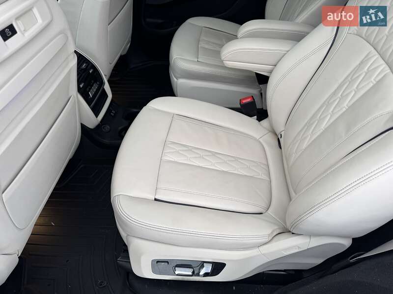 Внедорожник / Кроссовер BMW X7 2019 в Тернополе