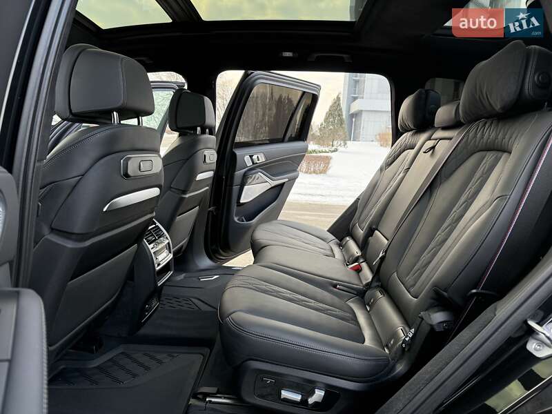 Внедорожник / Кроссовер BMW X7 2023 в Киеве