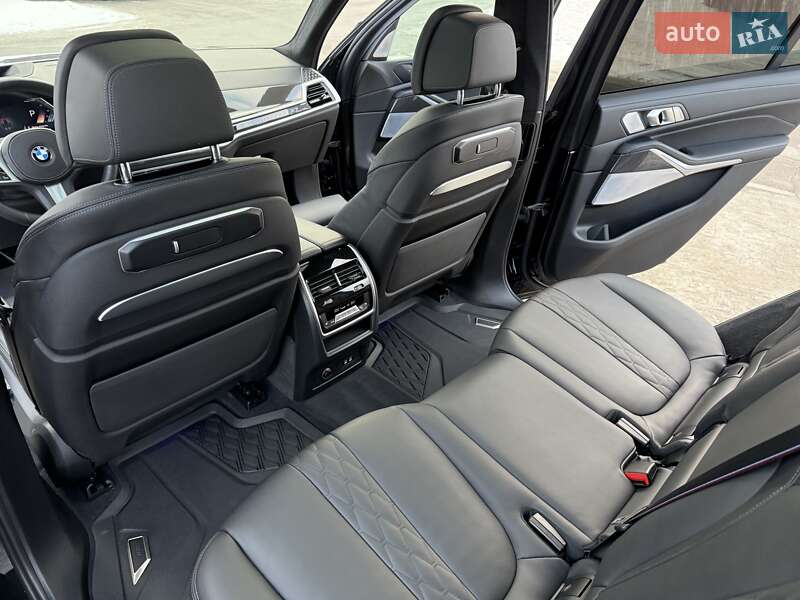 Внедорожник / Кроссовер BMW X7 2023 в Киеве