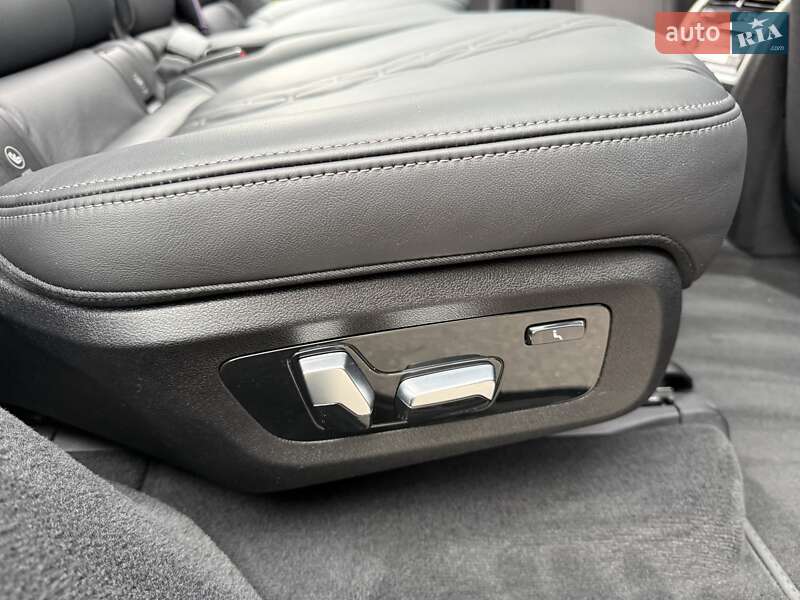 Внедорожник / Кроссовер BMW X7 2023 в Киеве