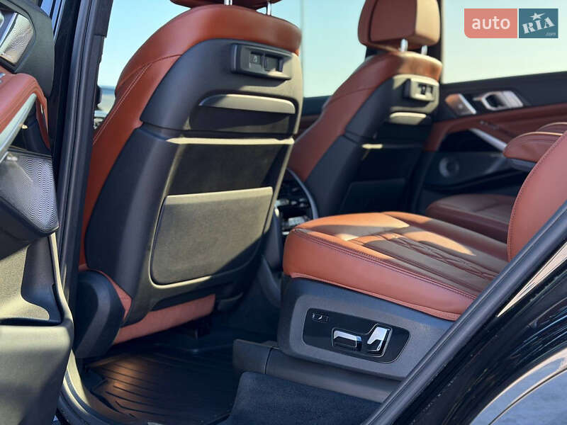 Внедорожник / Кроссовер BMW X7 2020 в Киеве