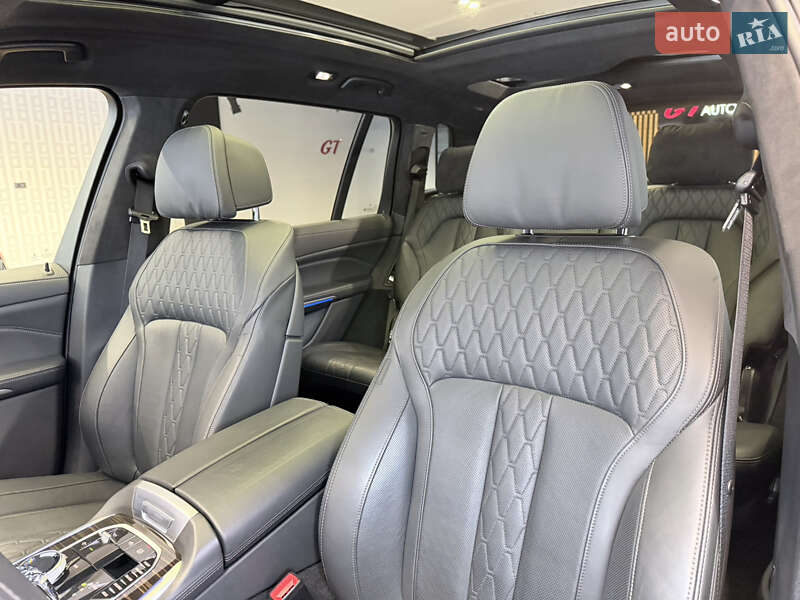 Внедорожник / Кроссовер BMW X7 2021 в Киеве