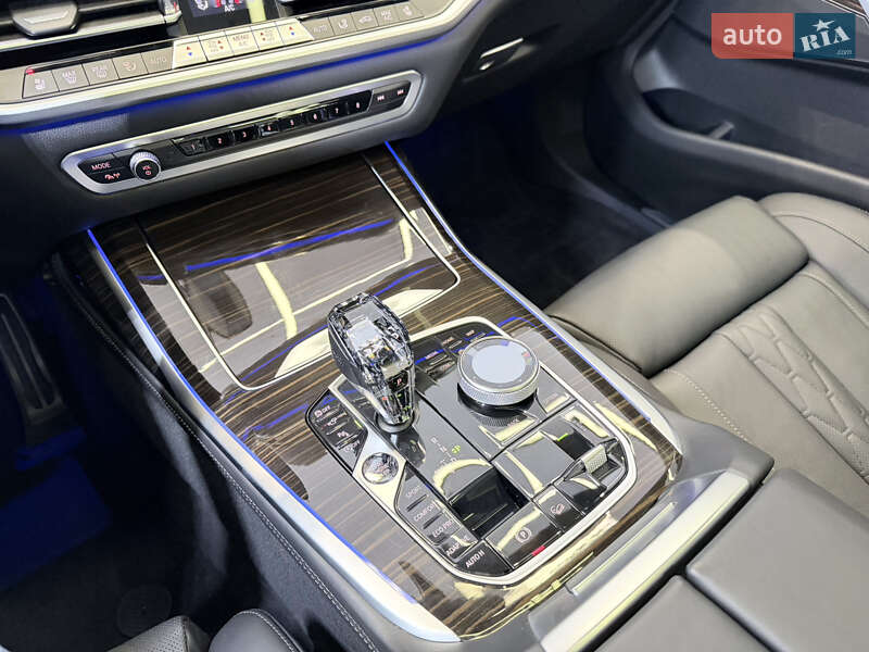 Внедорожник / Кроссовер BMW X7 2021 в Киеве