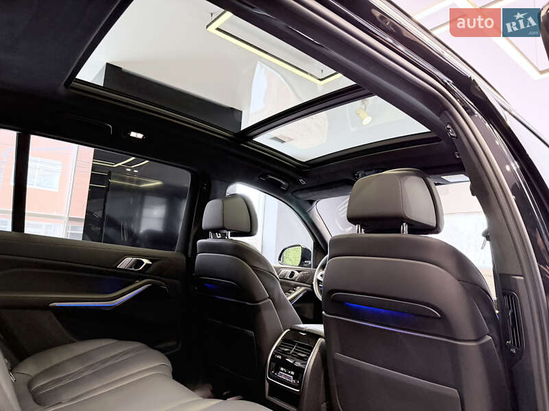 Внедорожник / Кроссовер BMW X7 2021 в Киеве