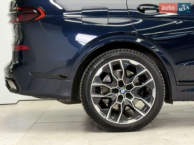 Внедорожник / Кроссовер BMW X7 2023 в Киеве