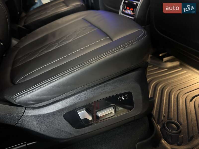 Внедорожник / Кроссовер BMW X7 2020 в Тернополе