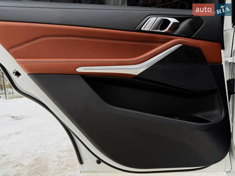 Внедорожник / Кроссовер BMW X7 2022 в Киеве