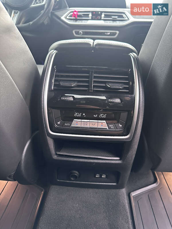 Внедорожник / Кроссовер BMW X7 2020 в Одессе