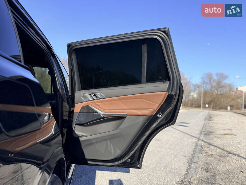 Позашляховик / Кросовер BMW X7 2023 в Дніпрі