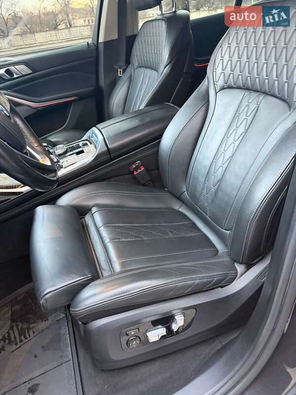 Позашляховик / Кросовер BMW X7 2020 в Києві