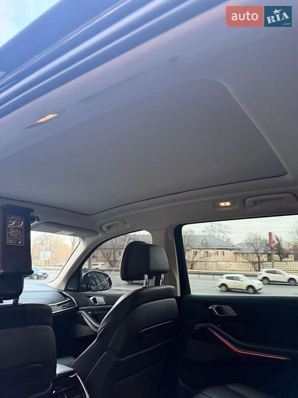 Позашляховик / Кросовер BMW X7 2020 в Києві