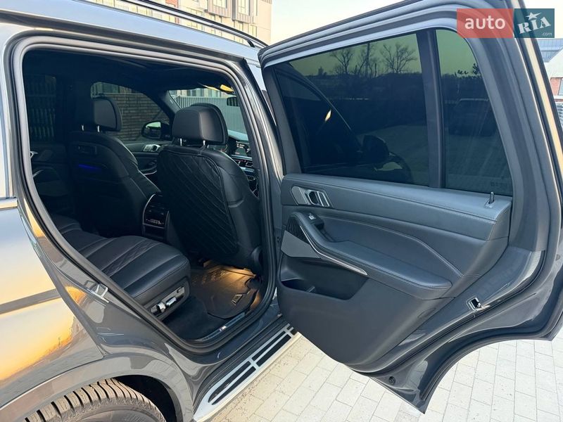 Внедорожник / Кроссовер BMW X7 2021 в Умани