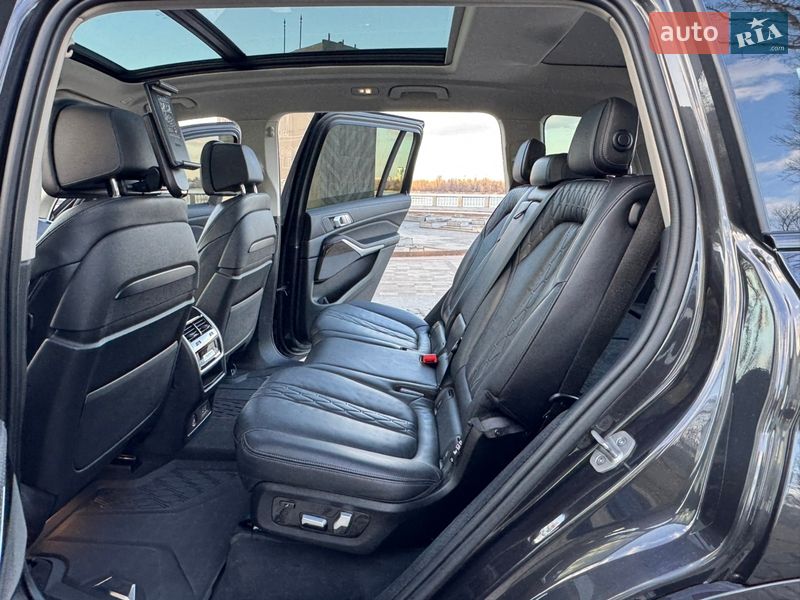 Позашляховик / Кросовер BMW X7 2020 в Києві