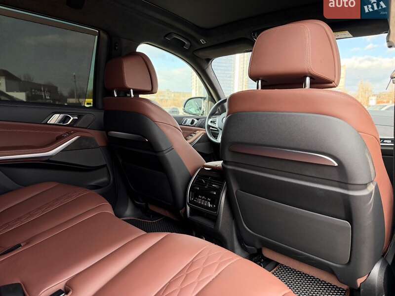 Позашляховик / Кросовер BMW X7 2024 в Києві