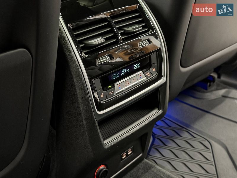 Внедорожник / Кроссовер BMW X7 2024 в Киеве