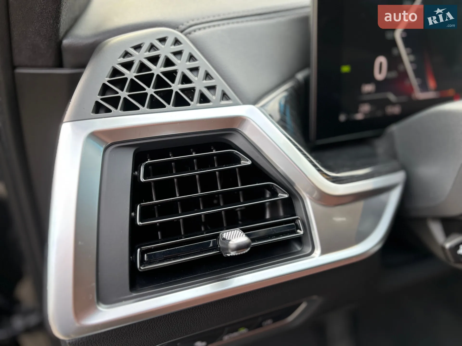 2023 BMW X7 - мініатюра 29