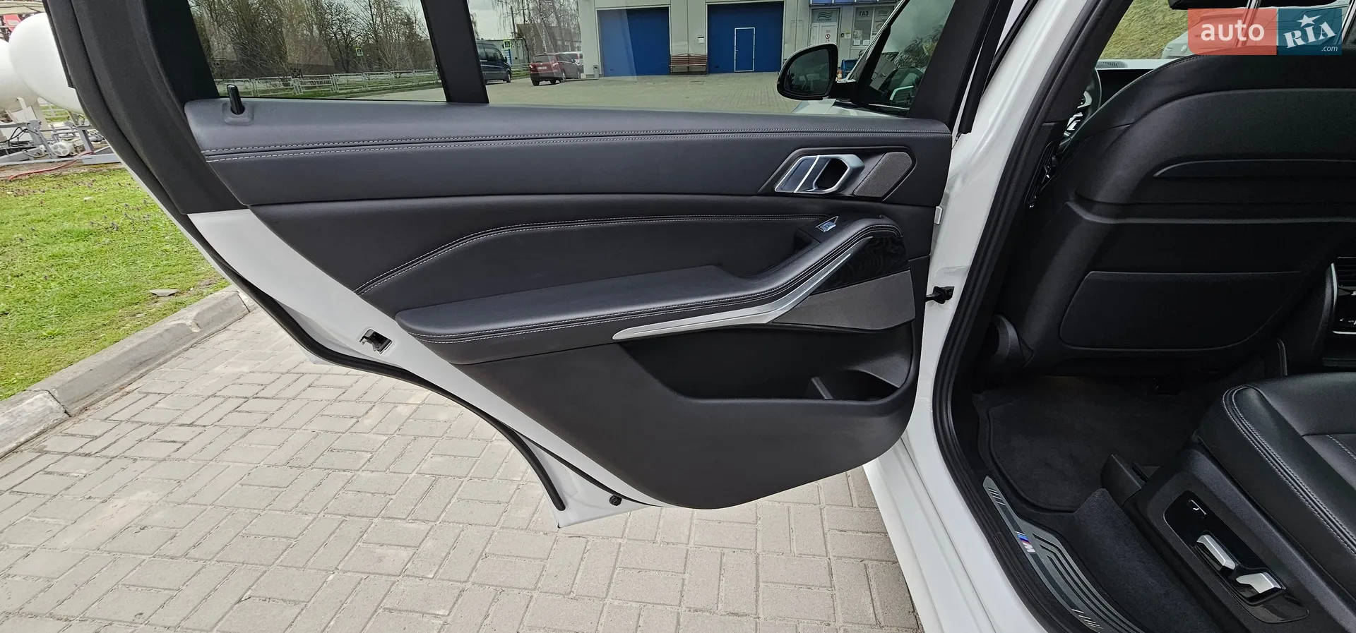 2021 BMW X7 - мініатюра 94