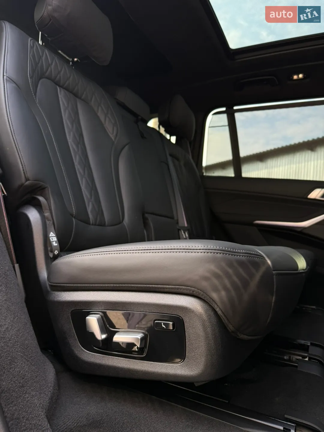 2026 BMW X7 - мініатюра 75