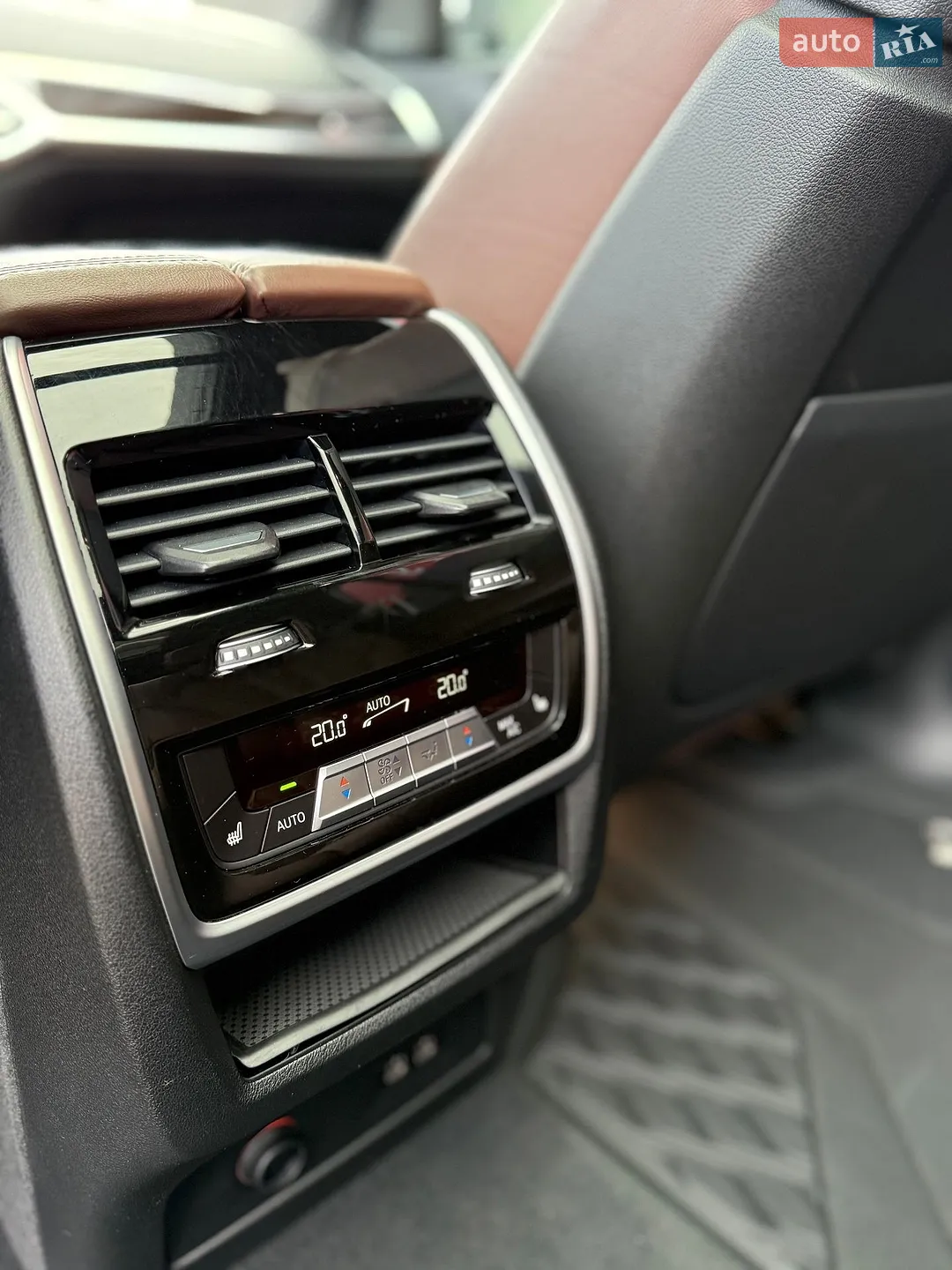 2020 BMW X7 - мініатюра 21