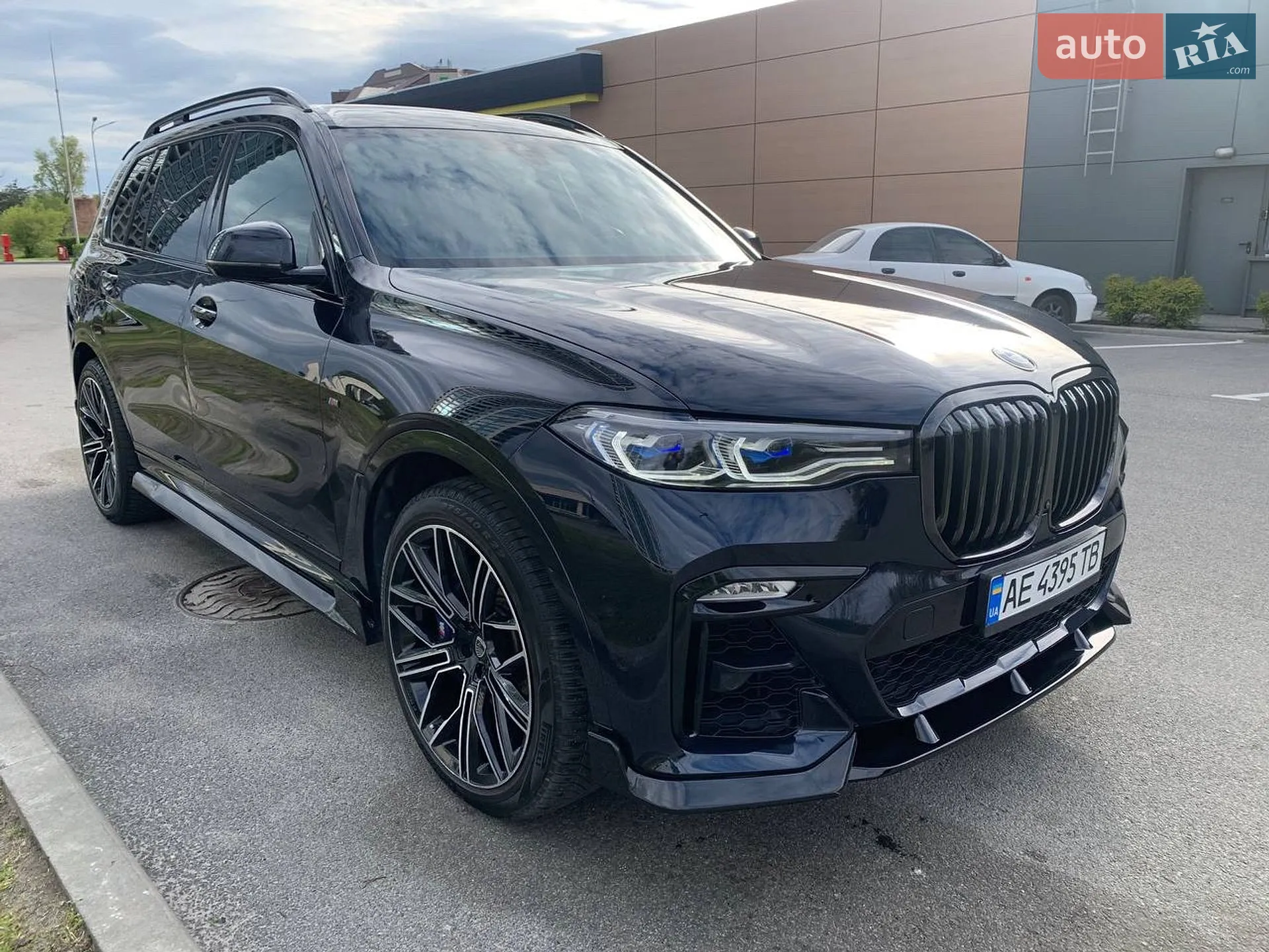 2021 BMW X7 - мініатюра 38
