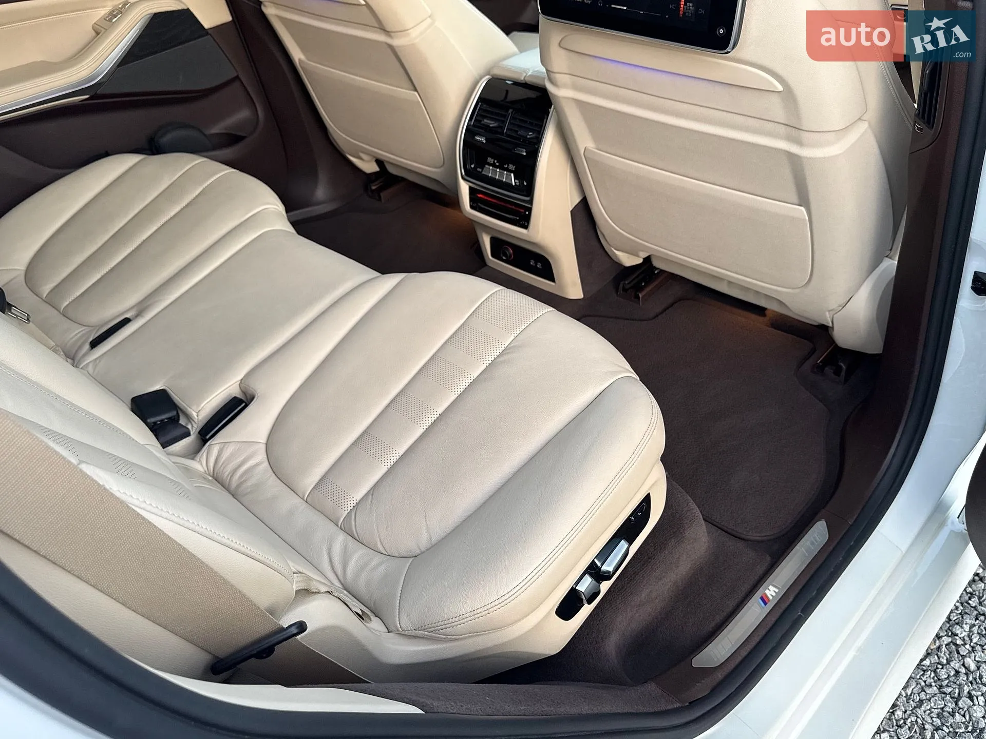 2019 BMW X7 - мініатюра 84