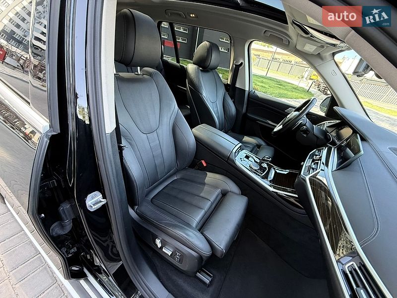 Внедорожник / Кроссовер BMW X7 2021 в Одессе