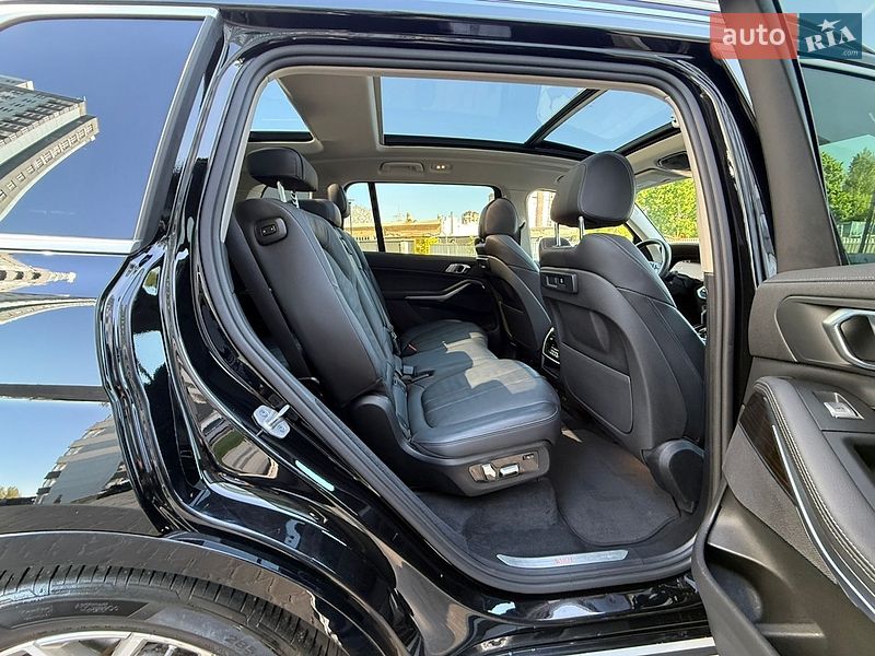 Внедорожник / Кроссовер BMW X7 2021 в Одессе