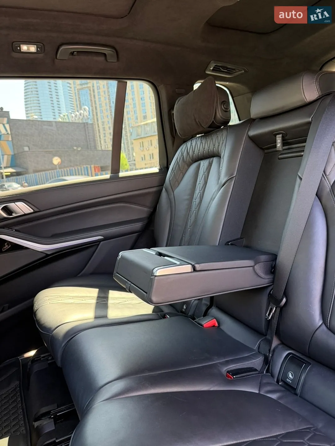 2020 BMW X7 - мініатюра 18