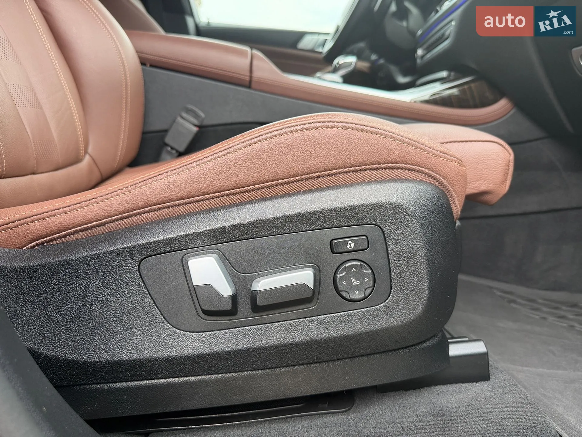 2020 BMW X7 - мініатюра 101