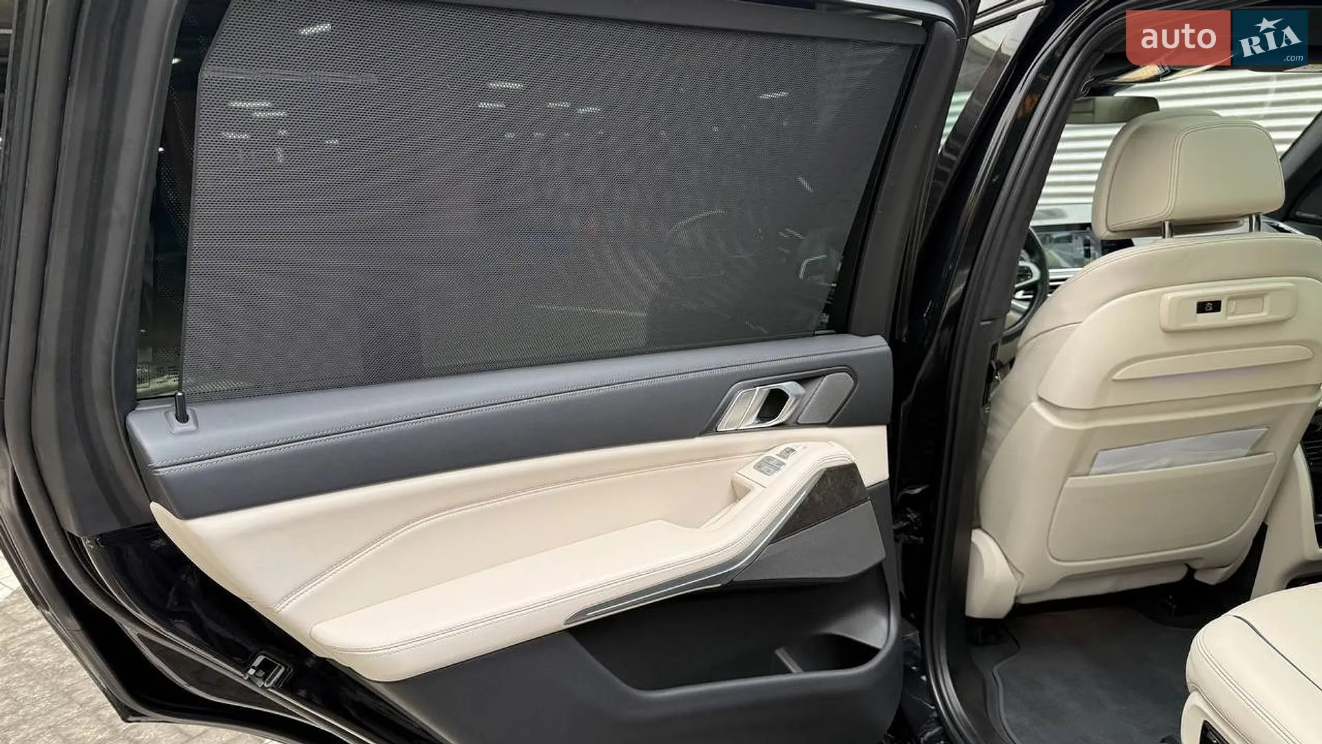 2022 BMW X7 - мініатюра 22