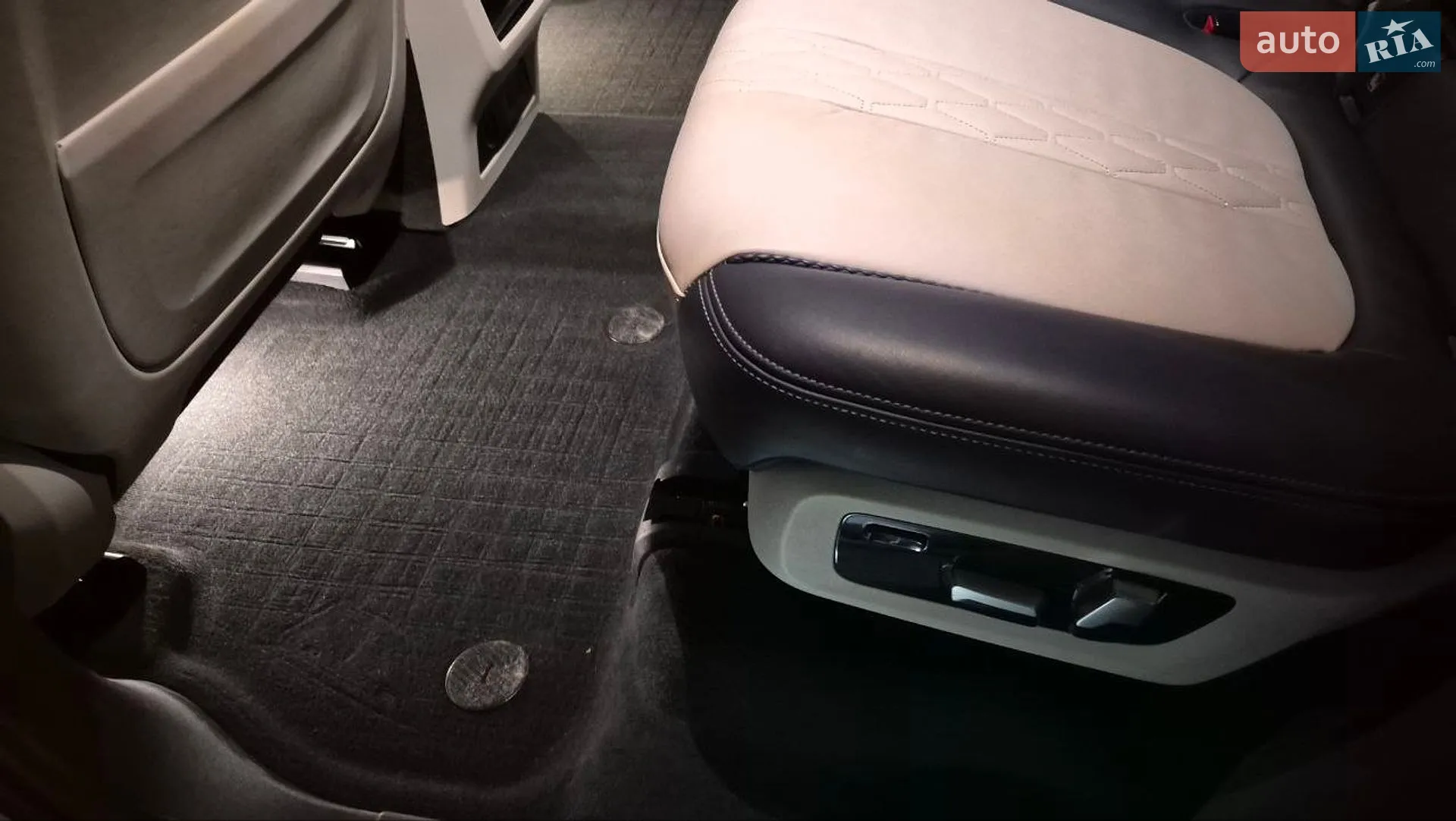 2019 BMW X7 - мініатюра 35