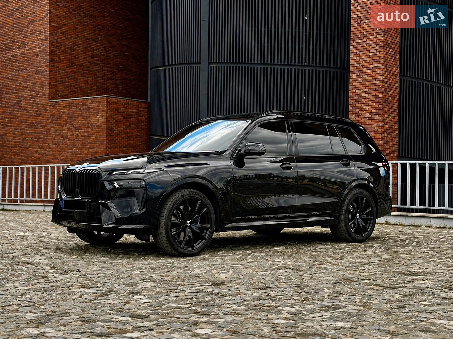 2023 BMW X7 - фото 1