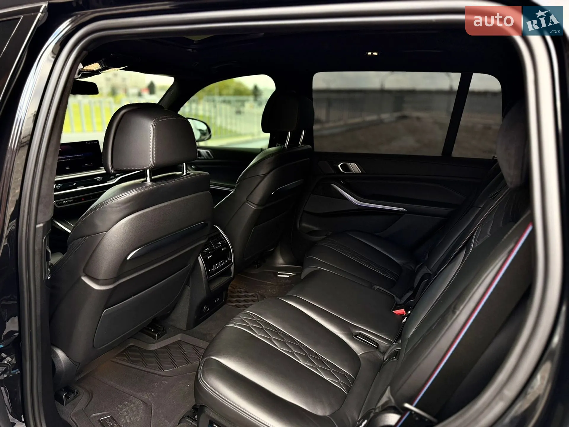 2023 BMW X7 - мініатюра 23