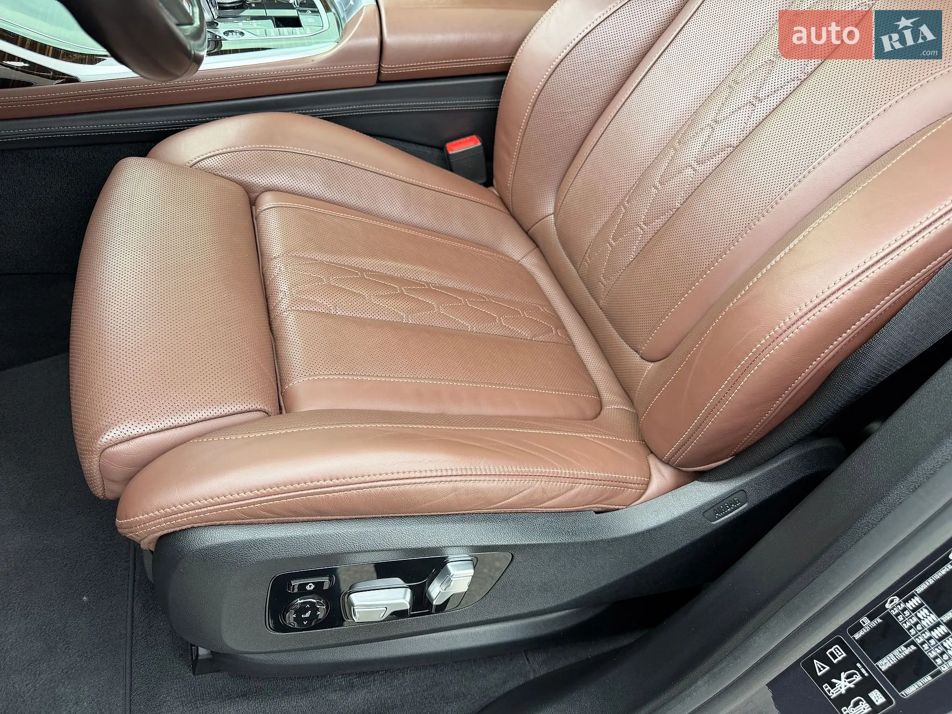2020 BMW X7 - мініатюра 17