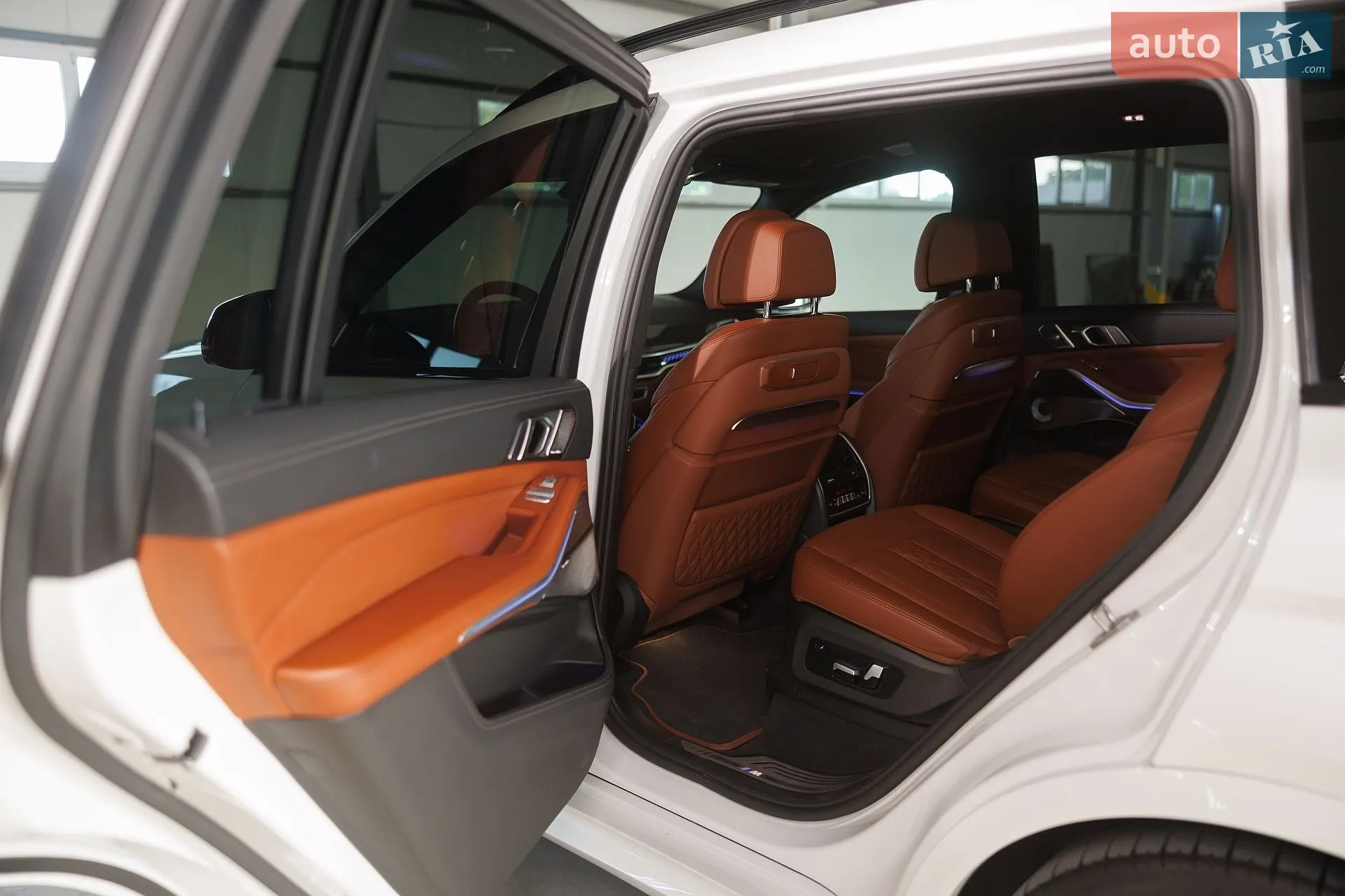 2023 BMW X7 - мініатюра 31