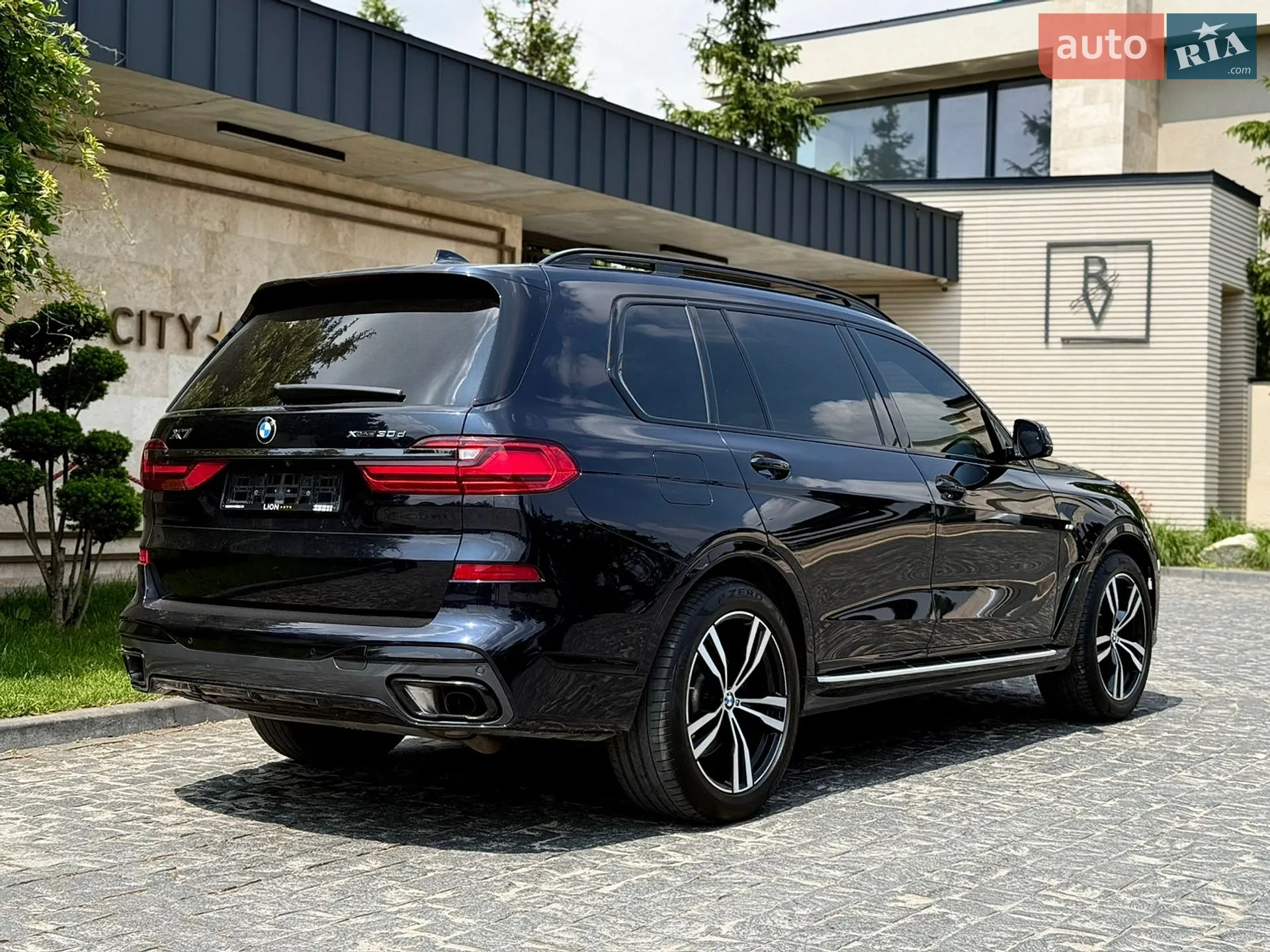 2021 BMW X7 - мініатюра 21