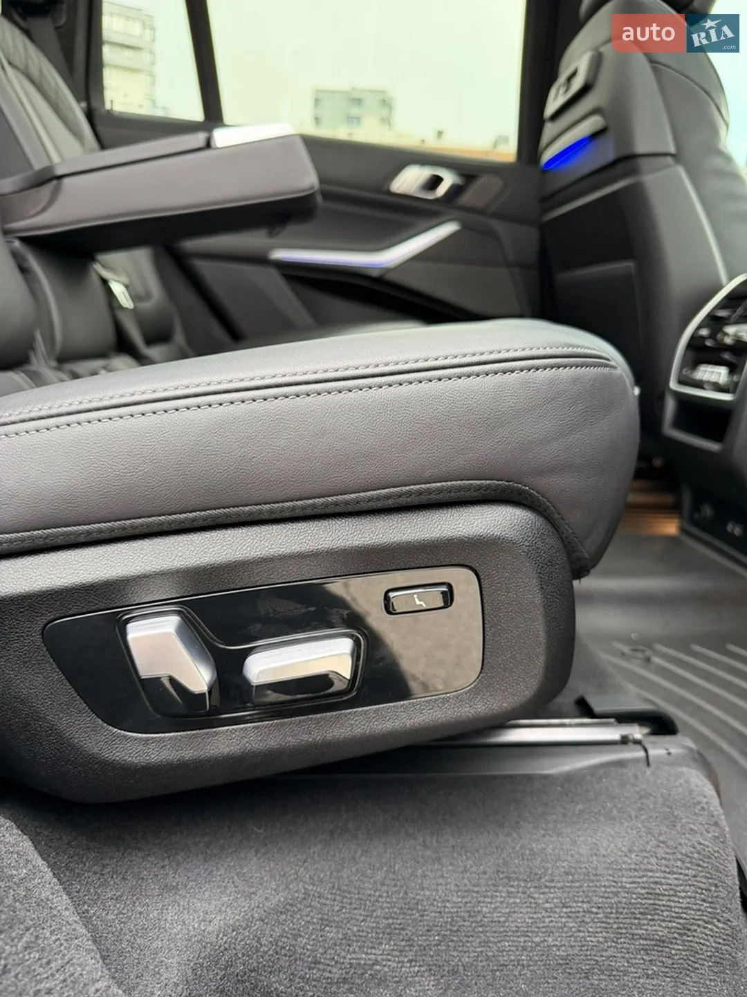 2021 BMW X7 - мініатюра 39