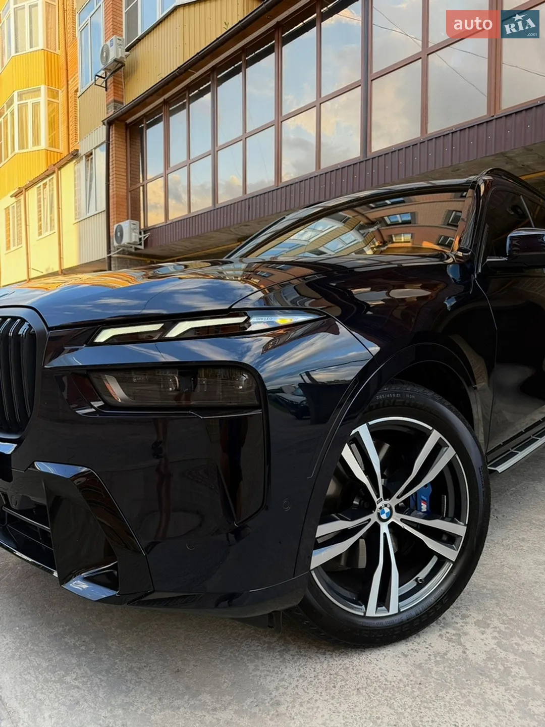 2025 BMW X7 - фото 1