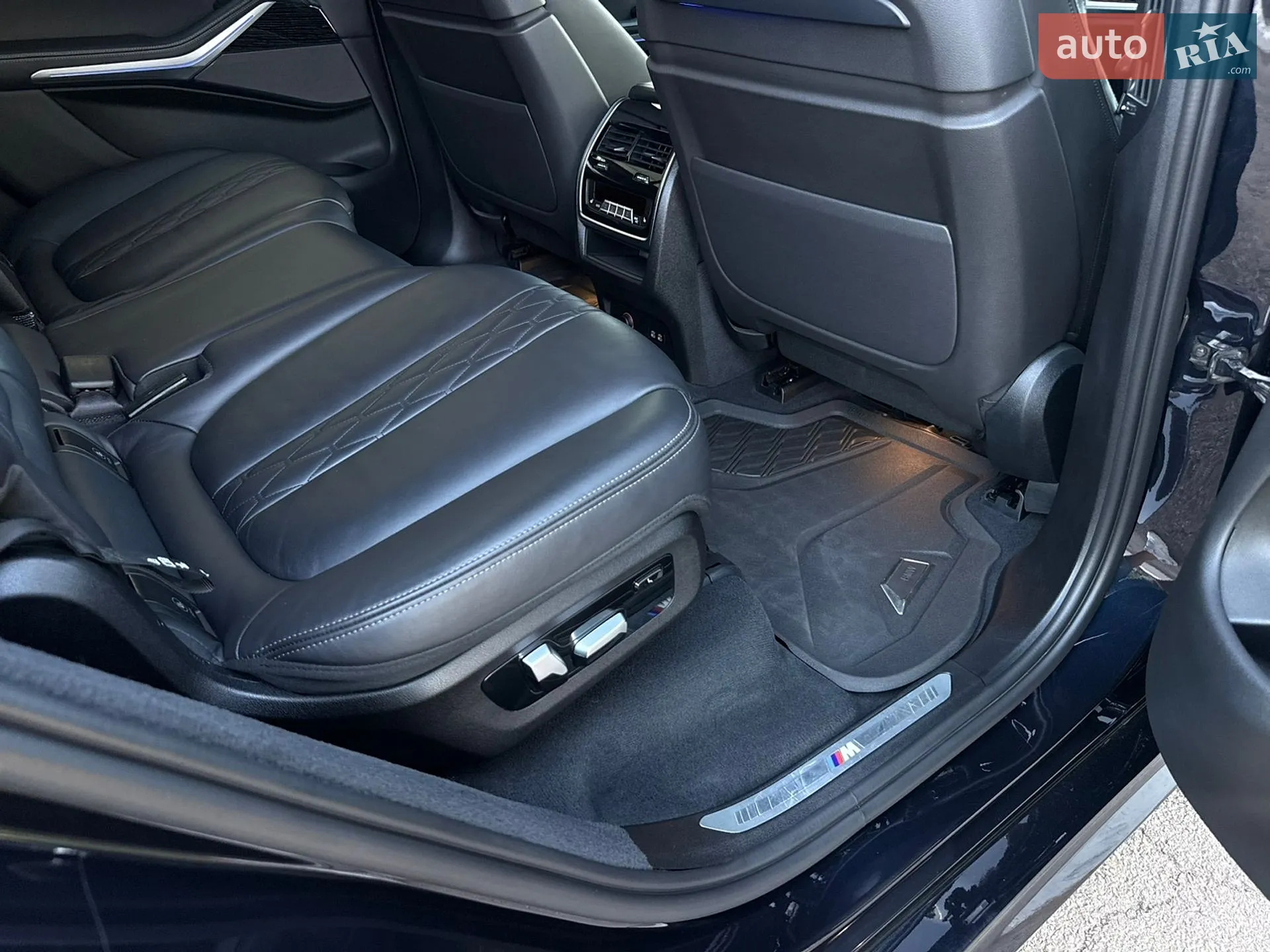 2020 BMW X7 - мініатюра 67