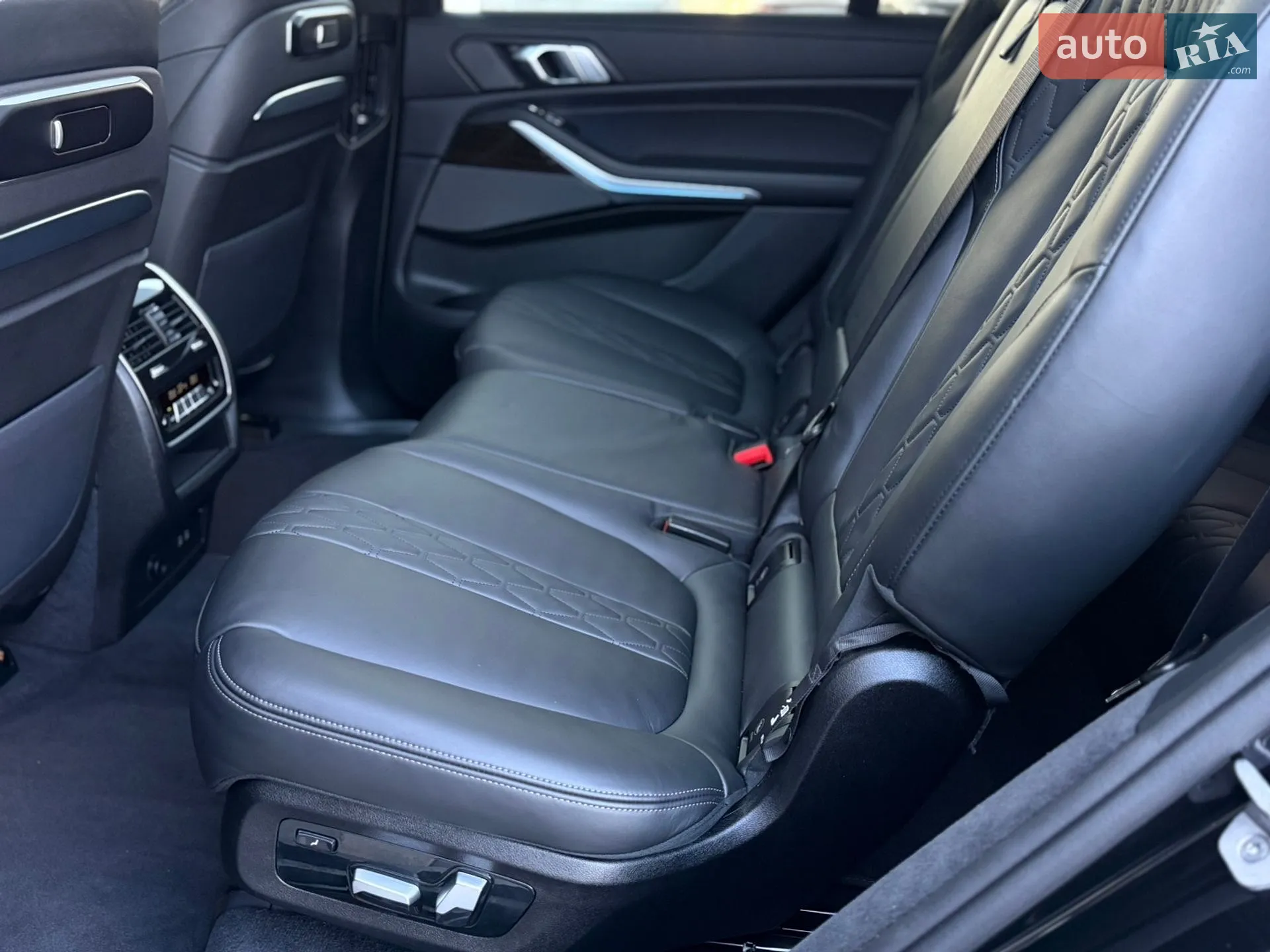 2024 BMW X7 - мініатюра 104