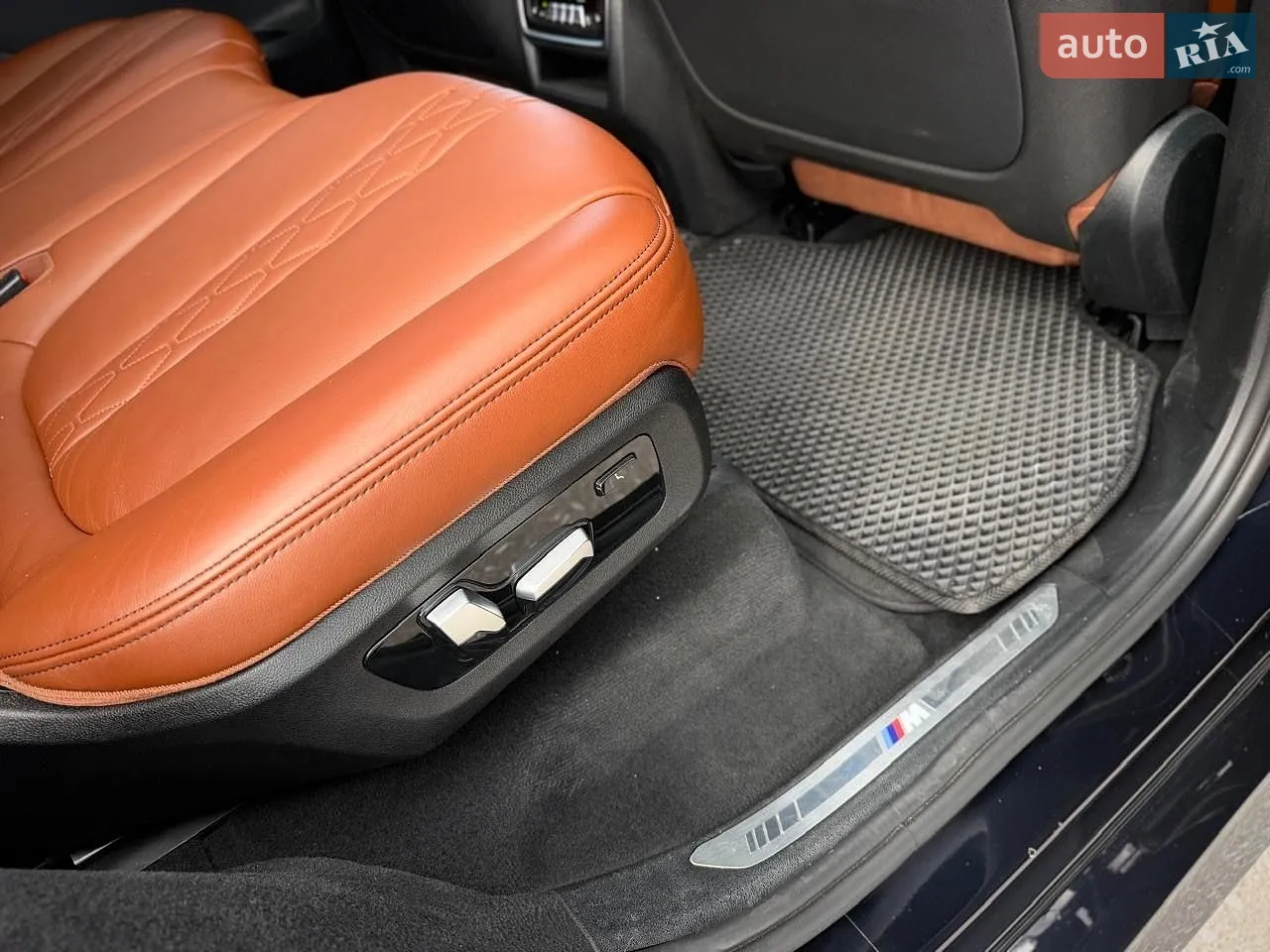 2021 BMW X7 - мініатюра 71