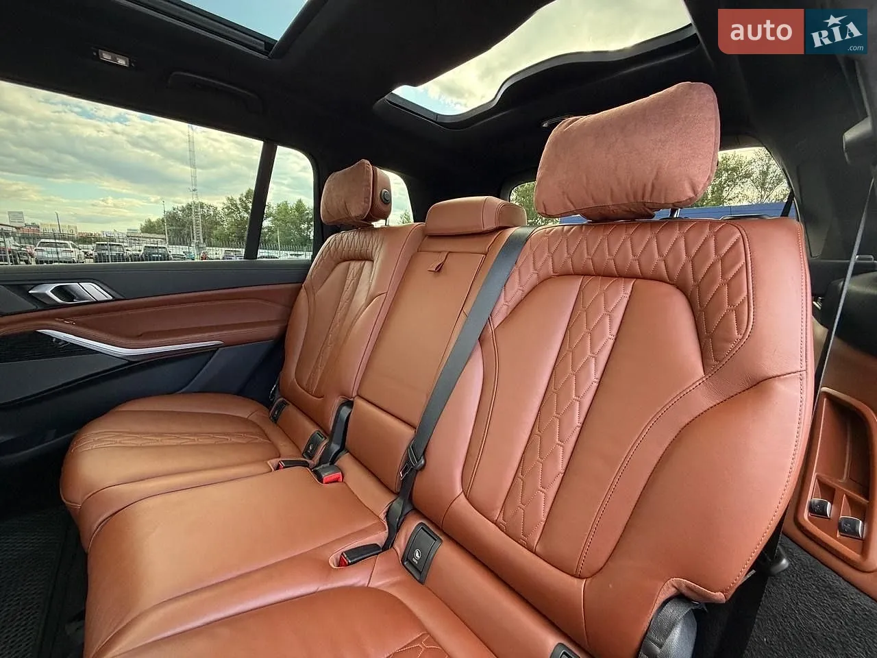 2021 BMW X7 - мініатюра 76