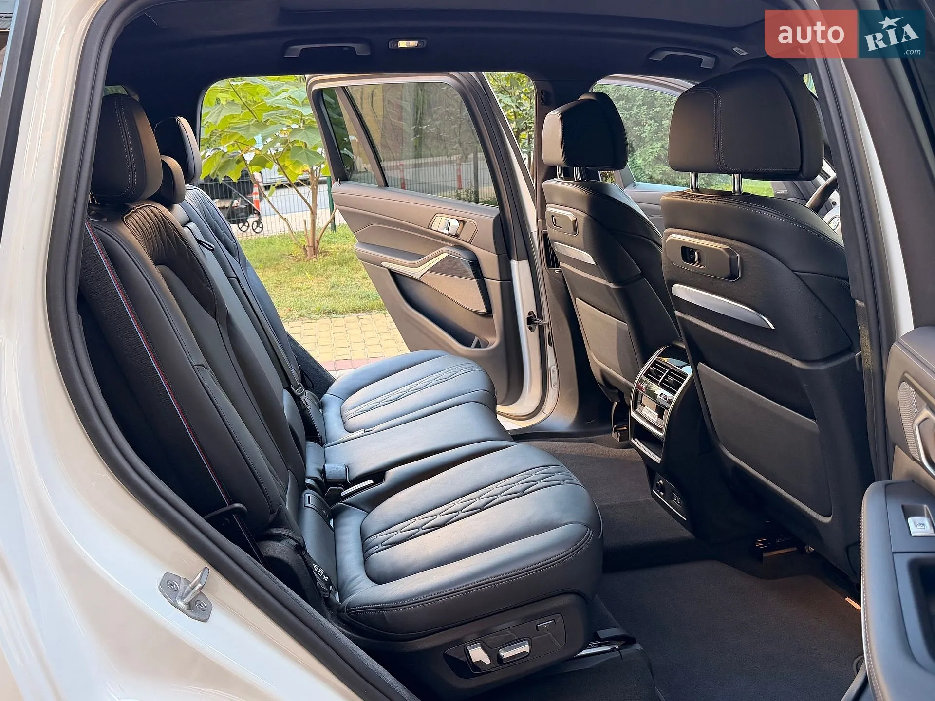 2023 BMW X7 - мініатюра 36