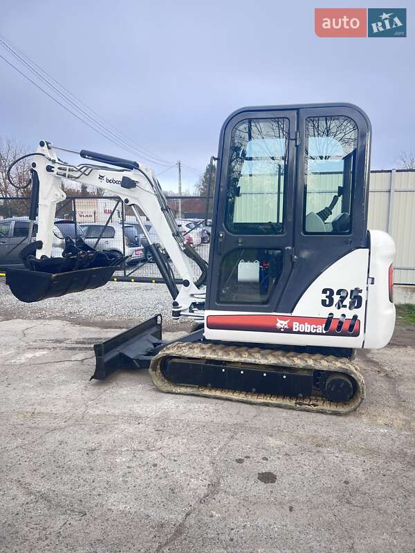 Міні-екскаватор Bobcat 325 2003 в Бориславі