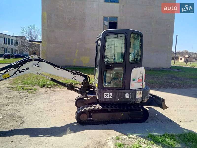 Миниэкскаватор Bobcat E32 2011 в Павлограде фото 10 Миниэкскаватор Bobcat E32 2011 в Павлограде
