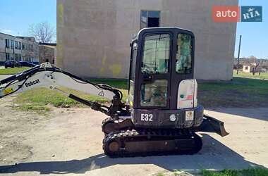 Миниэкскаватор Bobcat E32 2011 в 