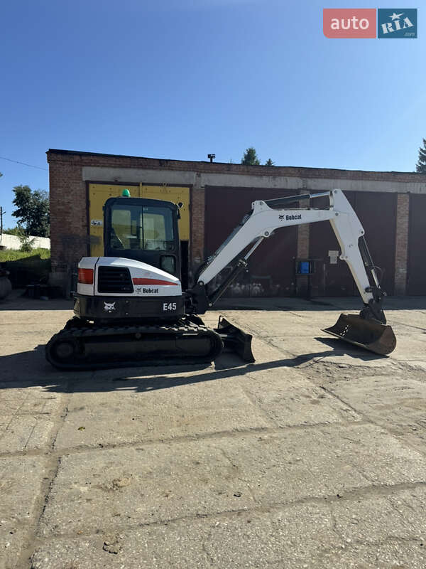 Миниэкскаватор Bobcat E 2020 в Луцке