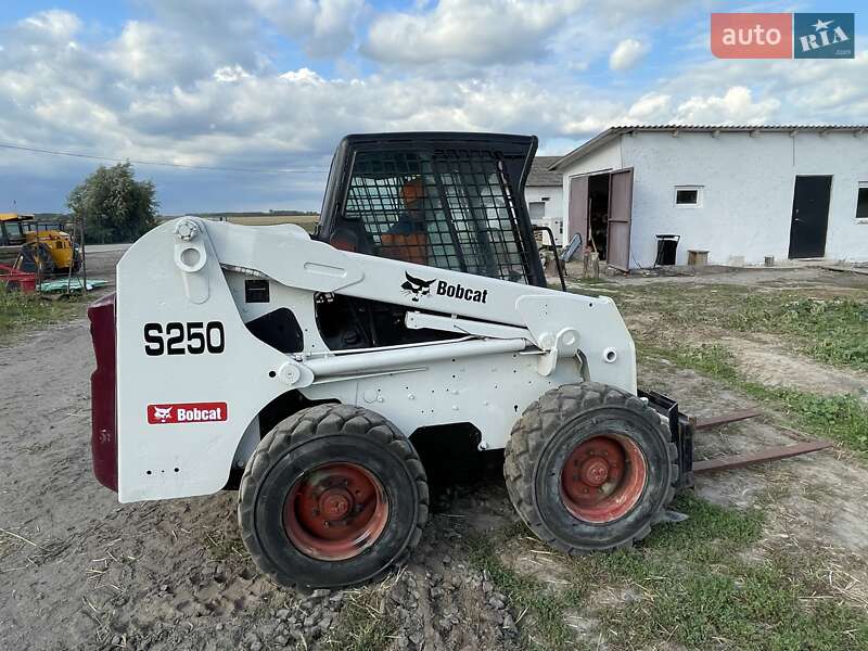 Минипогрузчик Bobcat S220 2010 в Луцке