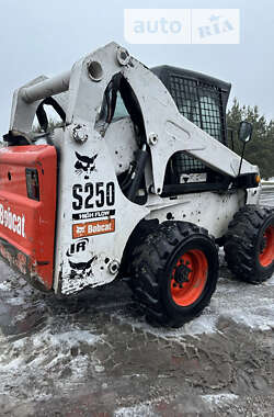 Минипогрузчик Bobcat S250 2005 в 